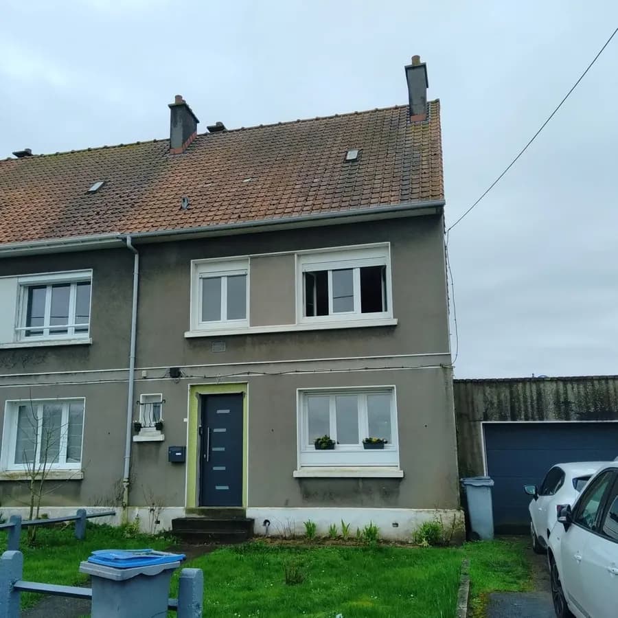 Maison avant réfection toiture, tuiles terre cuite vétustes — ETS Louis Couvreur